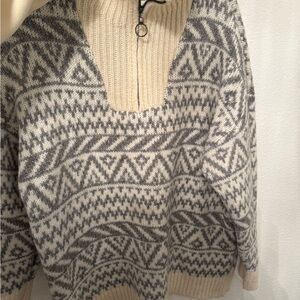 Aerie Cream and Gray Patterned Turtleneck Sweater